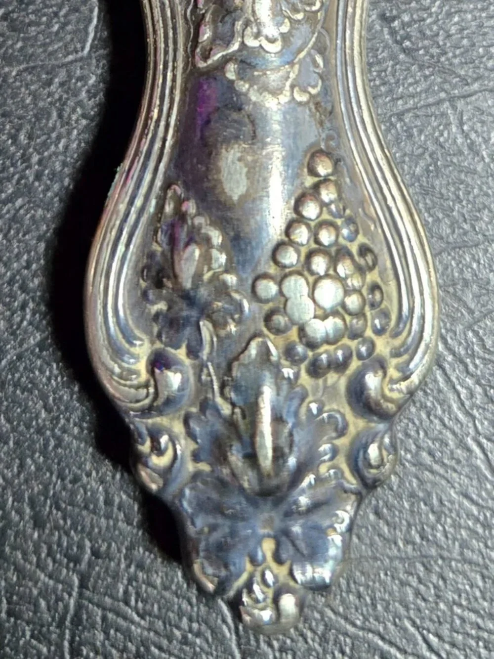 Rogers & Bros. Silverplate Flatware Grapevine Pattern 22 pcs.